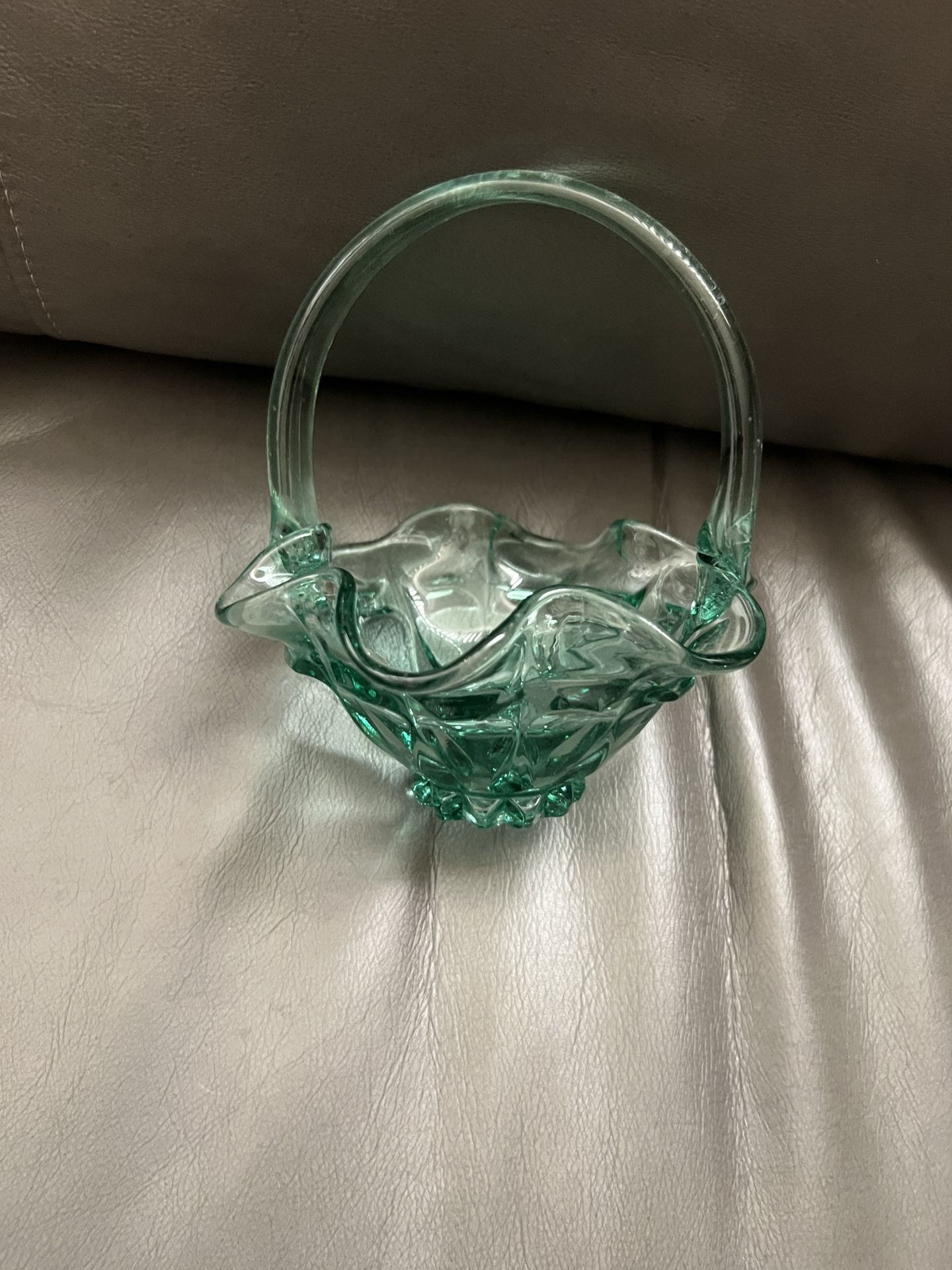 Beautiful Vintage Fenton Art Glass Green Glass Basket