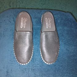 Women's Skechers Air-Cooled Memory Foam Slip On Size 8.5