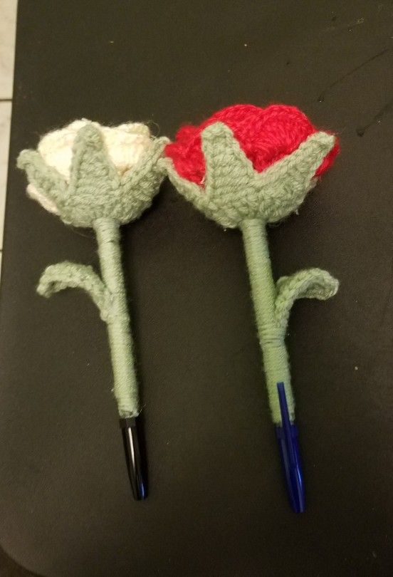 Crochet Rose's Pens. Rose's Tejidas A Mano