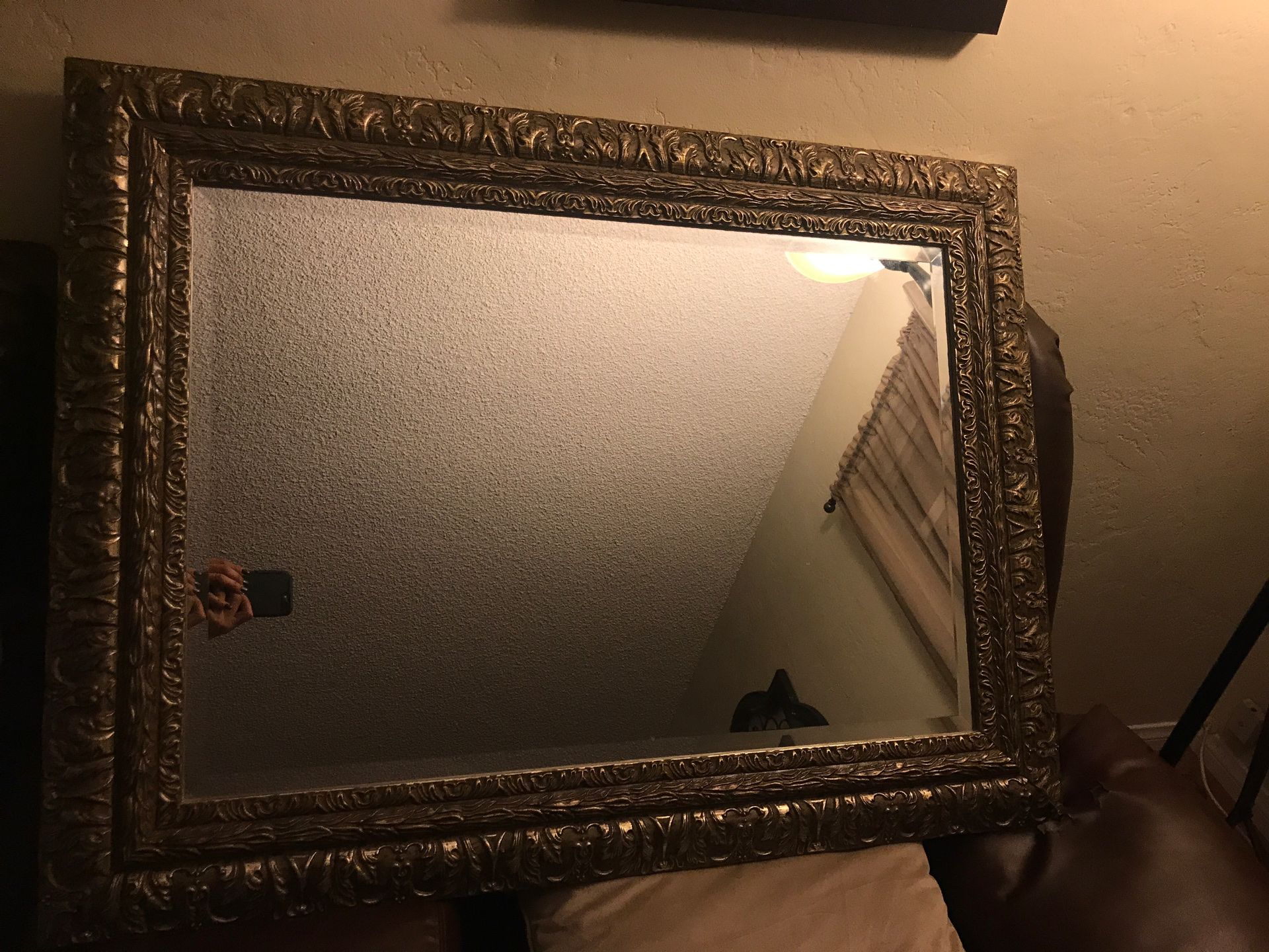 Wall mirror