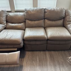 Coffee/Brown Slumberland Couch 