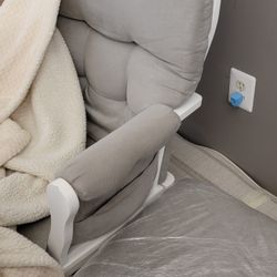 Rocking Chair With Foot Piece. New