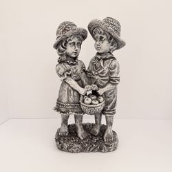 Vintage-Style Boy & Girl Resin Figurine – Farmhouse Garden Statue with Basket of Apples – 13” Decorative Sculpture