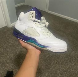 Jordan 5 grape size 8 with box