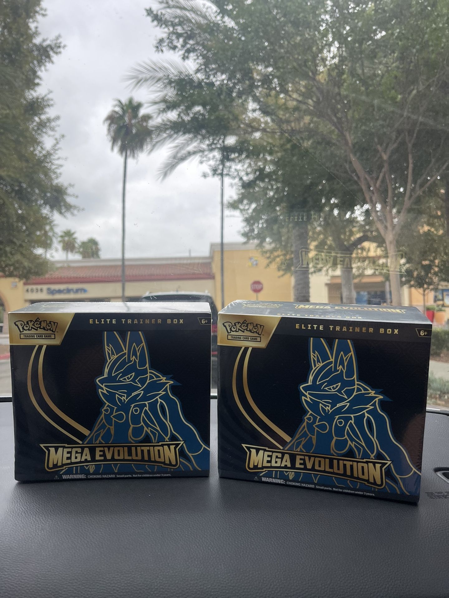 Mega Evolution Lucario ETB