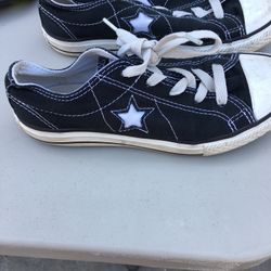 Kids Size 2 Converse