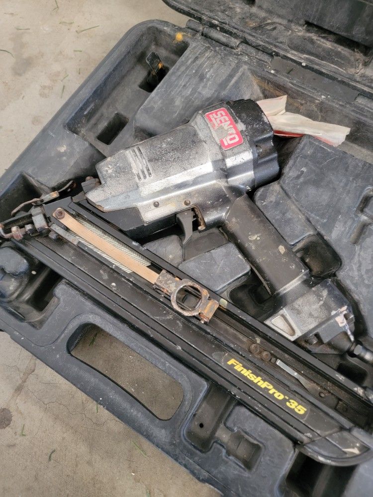 Senco Finish Nail Gun