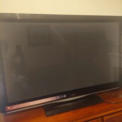 48" Vizio TV Not Smart Tv.  Dell 28"Computer Monitor