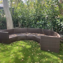 big outdoors round lounge couch
