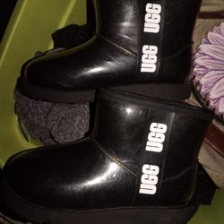 UGG SIZE 2 RAIN BOOTS