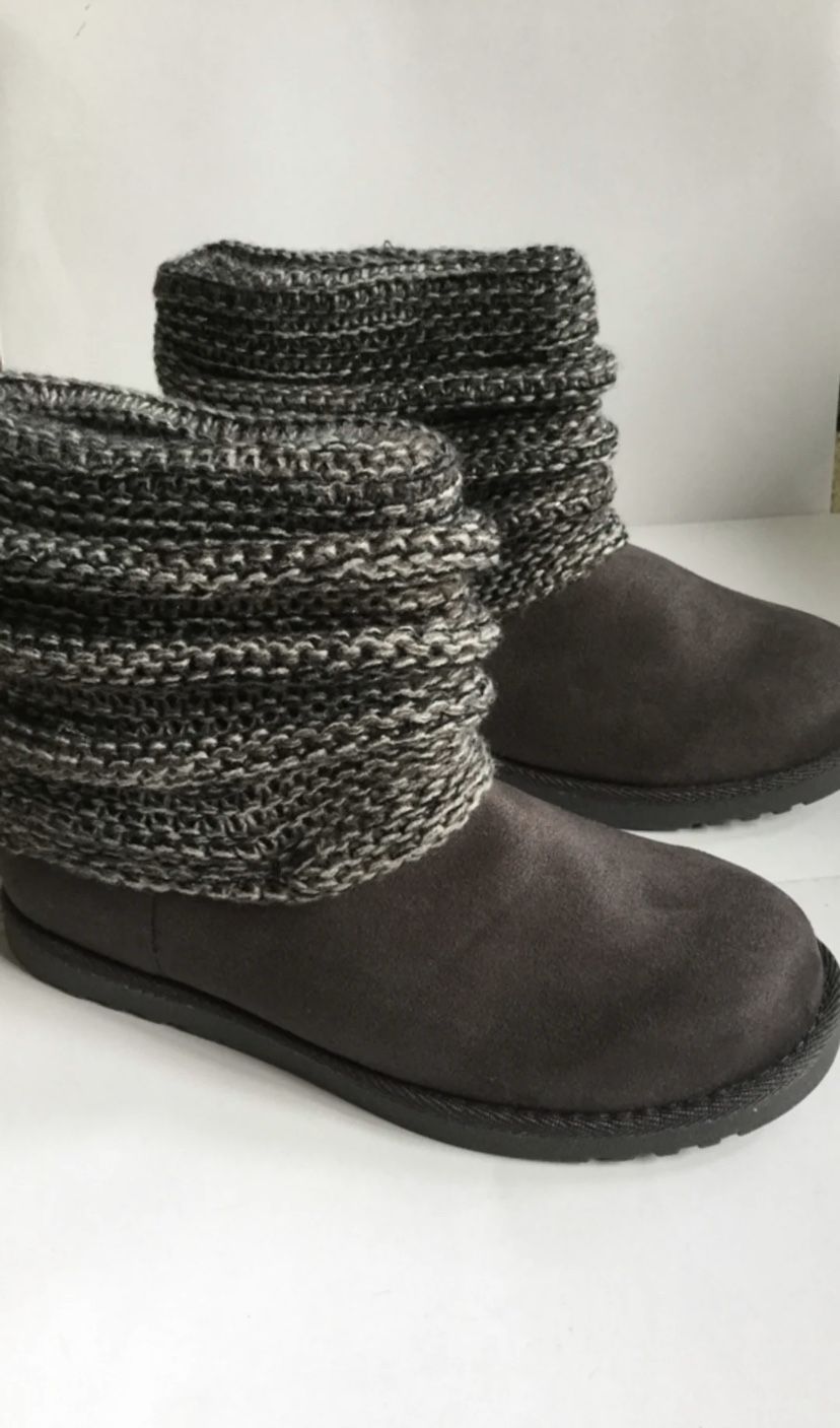 Grey Sonoma boots size 4 girls