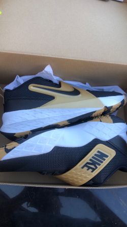 Brand new Nike shoes still in box  brand new