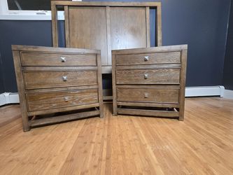 Broyhill Nightstands Danville Heights w/ USB & Touch Power