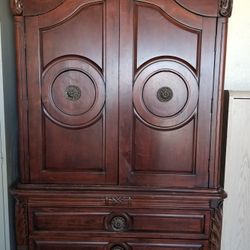 Armoire/ TV Hutch Wood