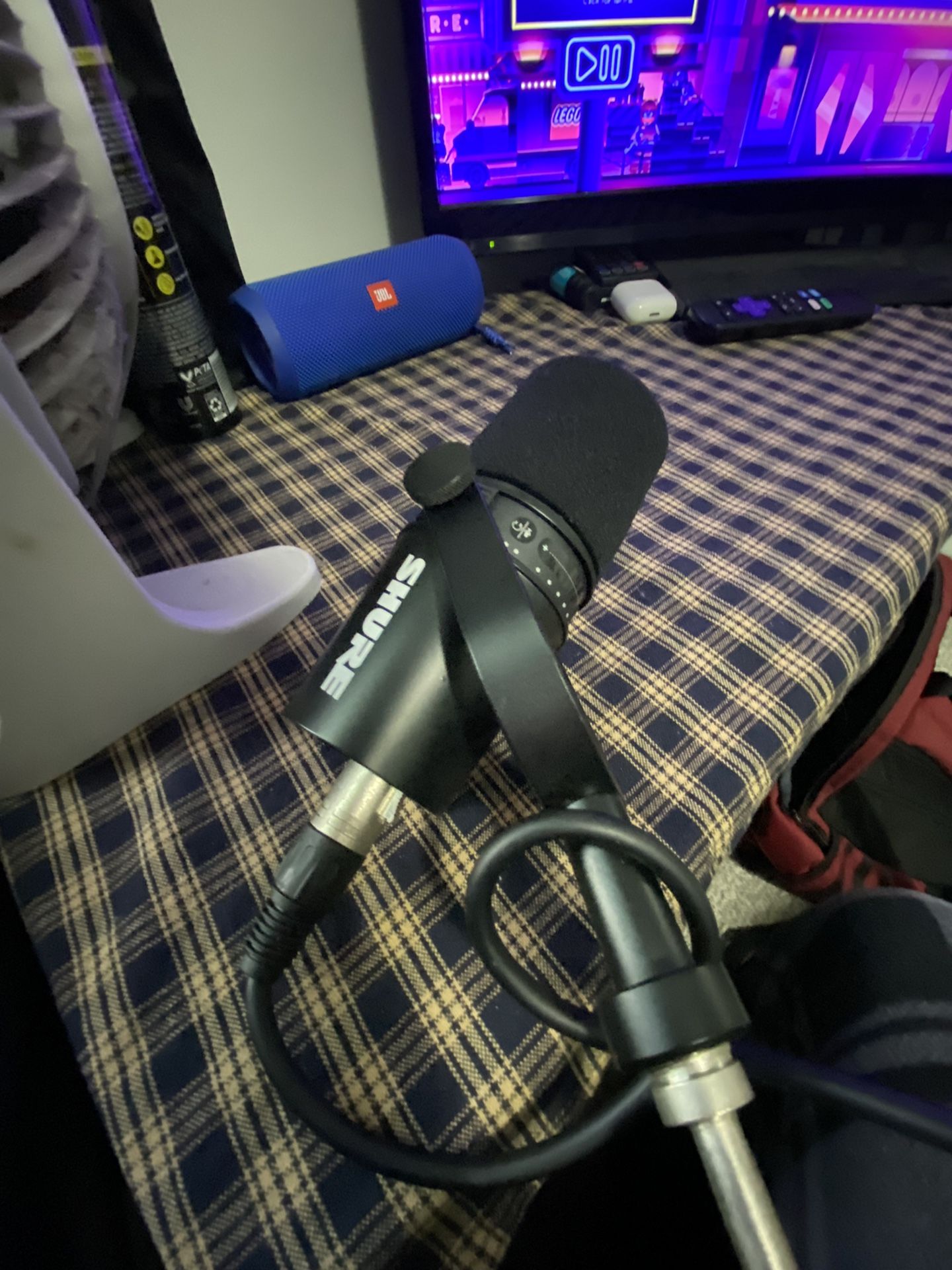 Shure Mv7 (With BoomStick)