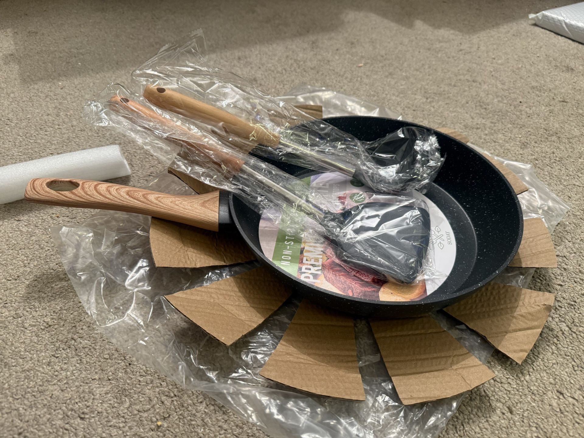 11 Inch Nonstick Frying Pan, Stone Coating Cookware, Nonstick Omelette Pan with Heat-Resistant Handle, Compatible with All Stoves Granite Cooking Pan