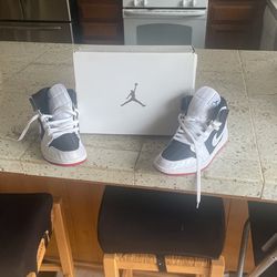 Air Jordan 1 Mid Se Utl