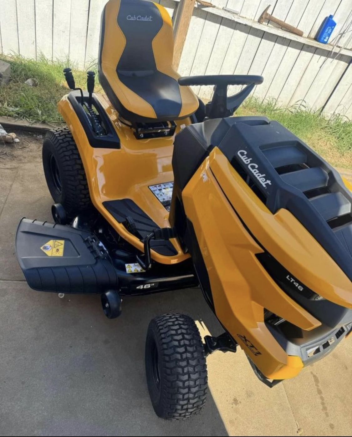 Cub Cadet XT1 Enduro LT 46 22 HP V Twin Kohler 7000 Series