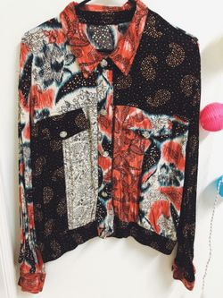 Vintage // Thrifted button up top - Loose Fit