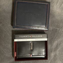 Tommy Hilfiger Men Trifold Black Wallet 