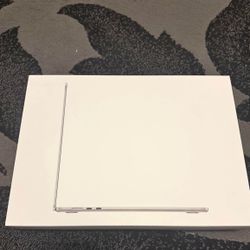 MacBook Air 15inch M4 2025