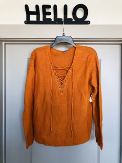 (NEW) Women’s Charlotte Russe Sweater Size Small