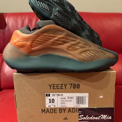 DEADSTOCK ADIDAS ULTRABOOST YEEZY 700 V3  COPPER FADE SZ10 WAVERUNNER WASH ORANGE 350 380 750