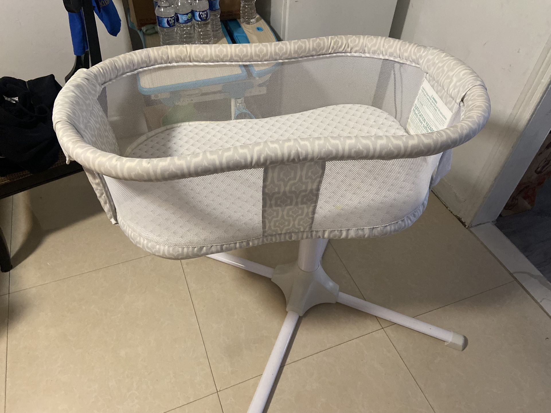 Halo:  Bassinet Swivel Sleeper