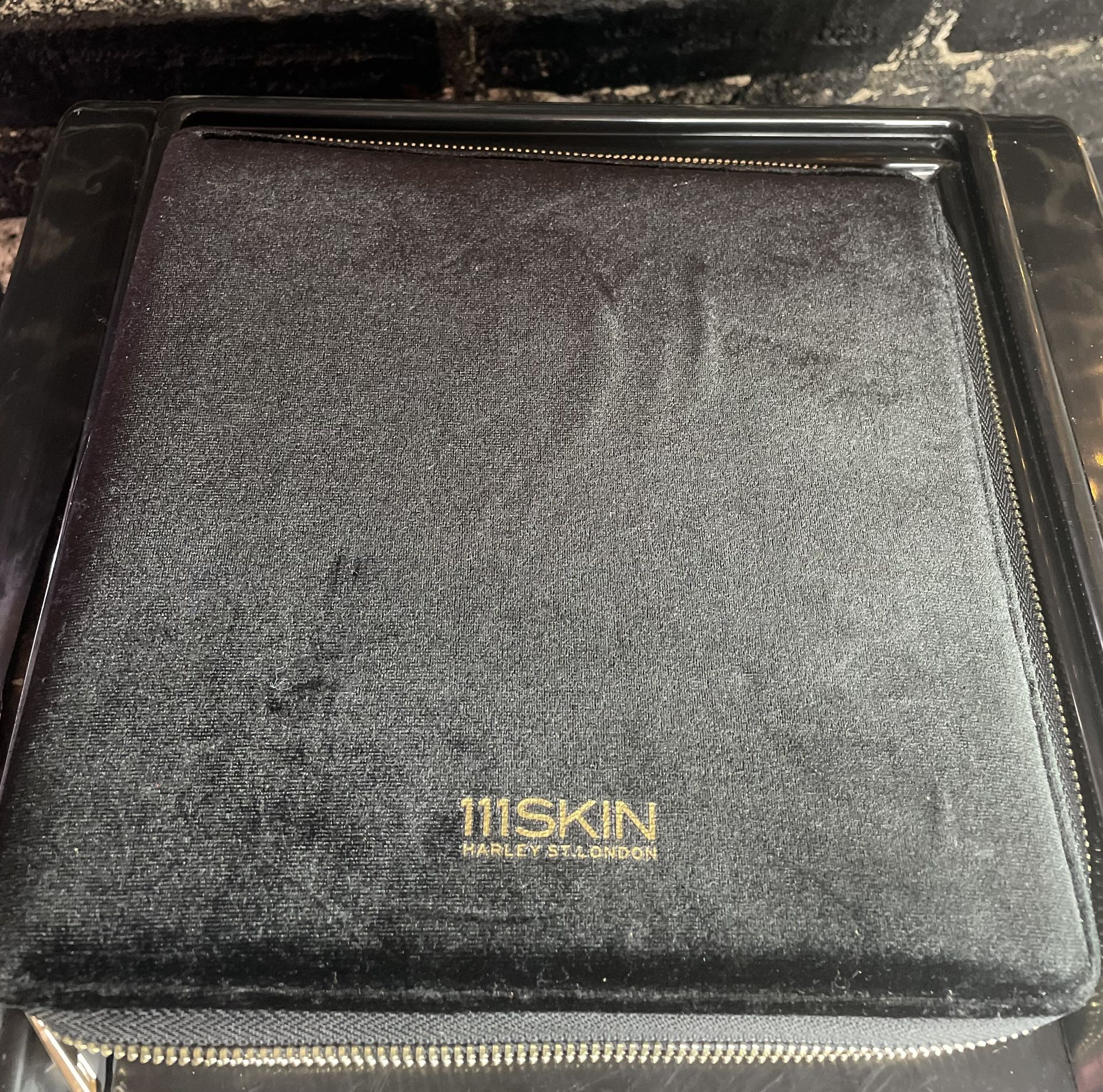 111 Skin Face Masks Holder Brand New