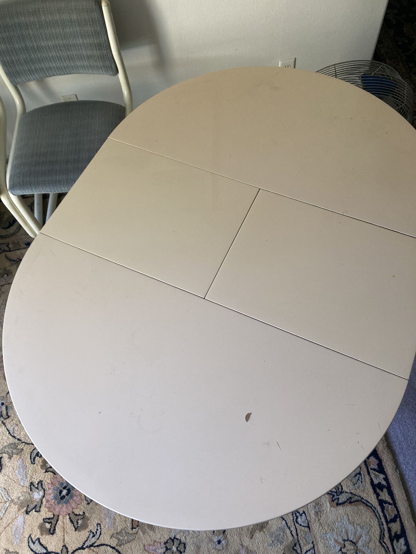 Round Table / Oval Table, 4 Chairs