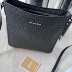 Michael Kors Messenger Bag