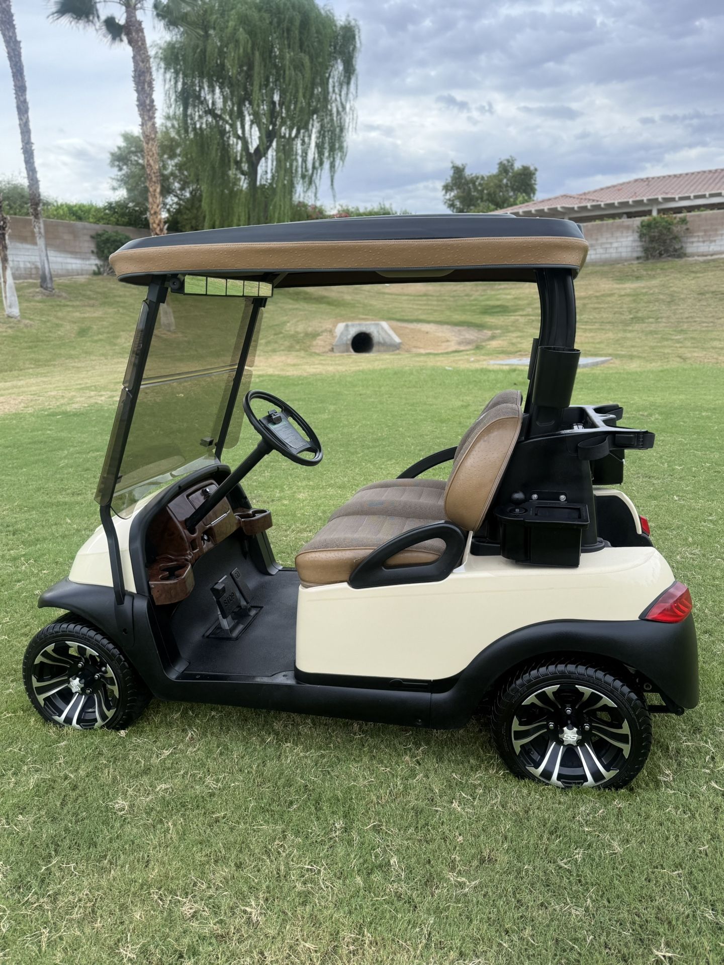 Club Car Golf Cart with New Batteries
