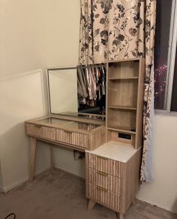 Make up vanity
