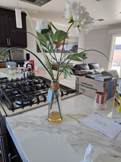 FREE - Flowers vase with fake flowers.