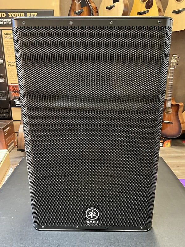 Yamaha - DXR15 - 1100w 15" Powered Speaker