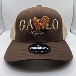 Gallo Jugado hat. Ranch life hats. Hooey Hats. Cachuchas. Gorrin Bros, FINO, 31 Hats. Western Hats. Rodeo. Trucker hat, high desert headwear. Baseball