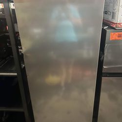 Vissani 7CF Upright Freezer