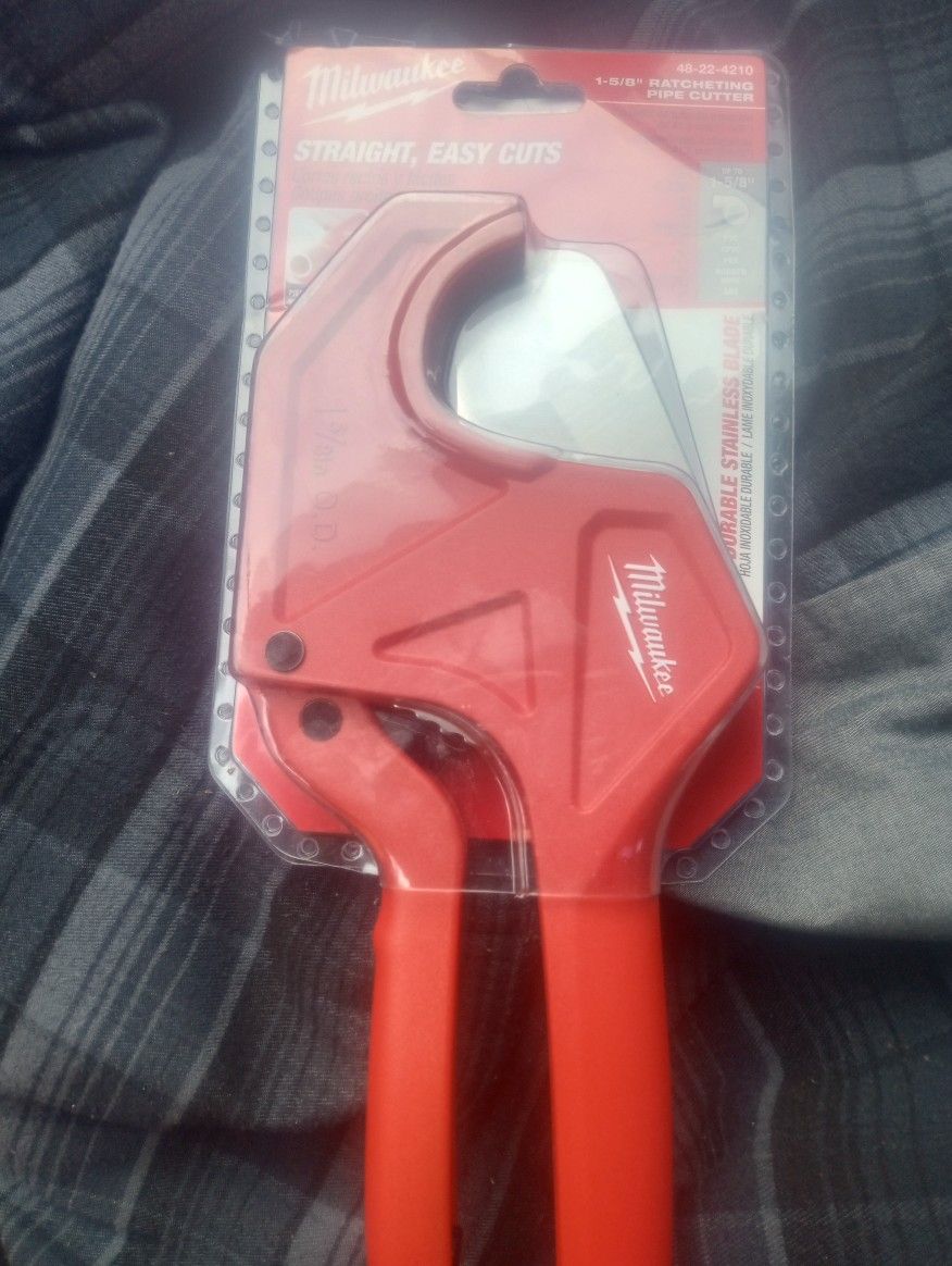 Milwaukee Pipe Cutters Only $30  Brand New