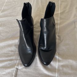 Black Boots 