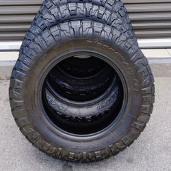 (4) Nitto Ridge Grappler L.T265/70/17