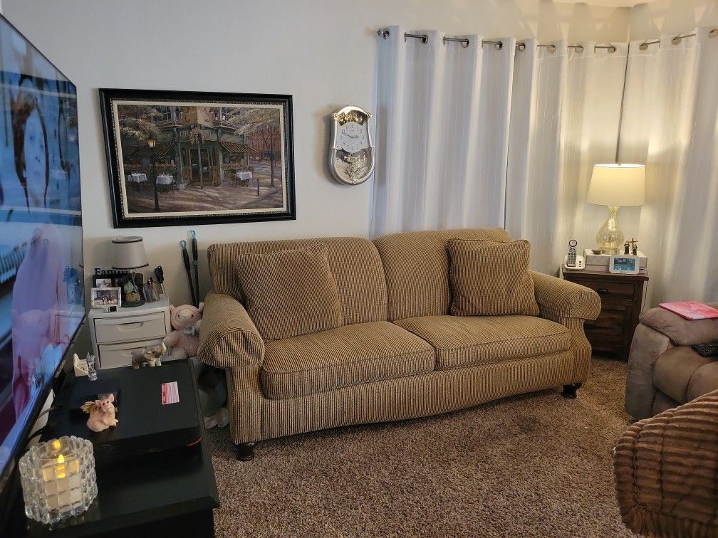 Sofa / Couch