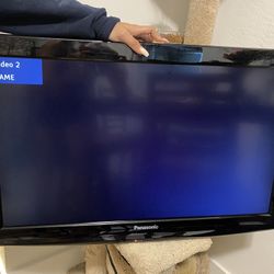 Tv 31’’ Panasonic With Holder Wall 