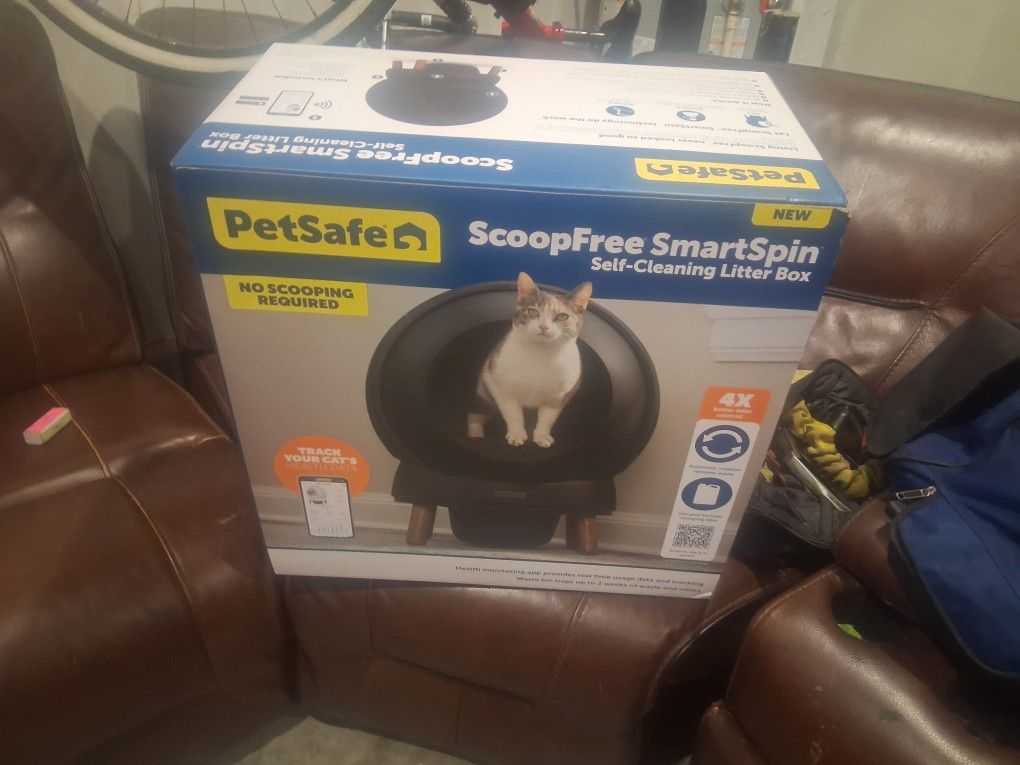 Petsafe Scoopfree Smartspin Self Cleaning Litter Box