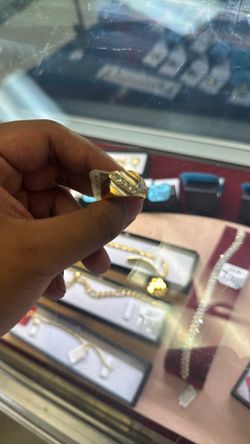 14k Diamond Ring 9 Grams 