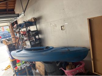 Single kayak with seat and oars