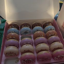 Clear lip gloss