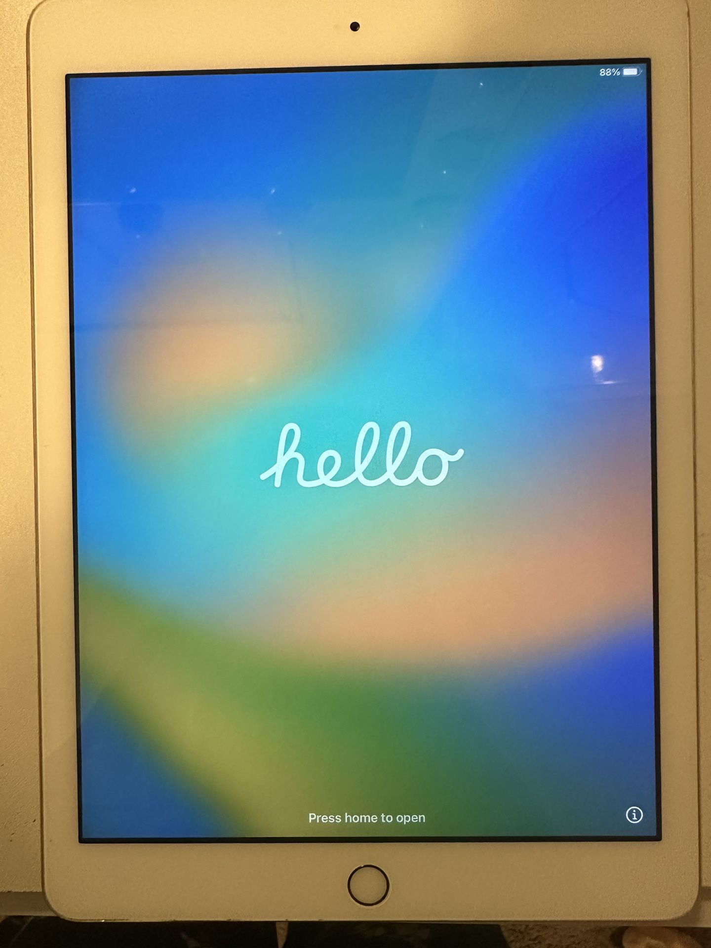 iPad 9.7 5th Generation 32GB, Unlocked 