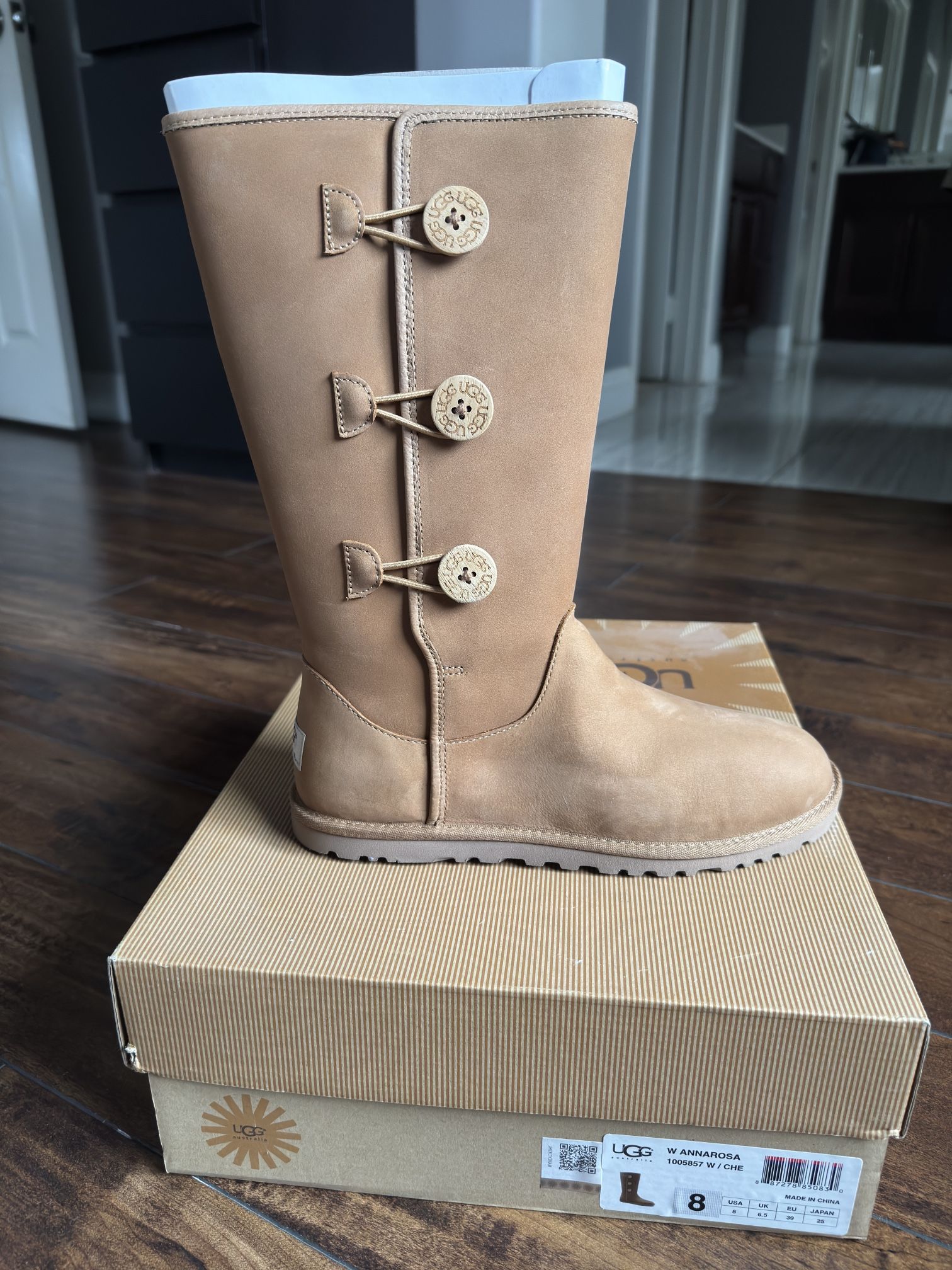 New Ugg Annarosa Boot Size 8 Women