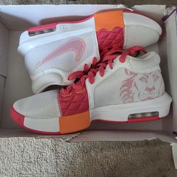 Lebron Witness 8 - New (Box has no Lid) - 9.5 Mens