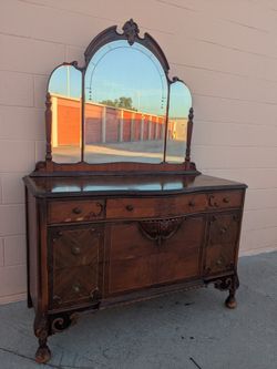 Vintage dresser